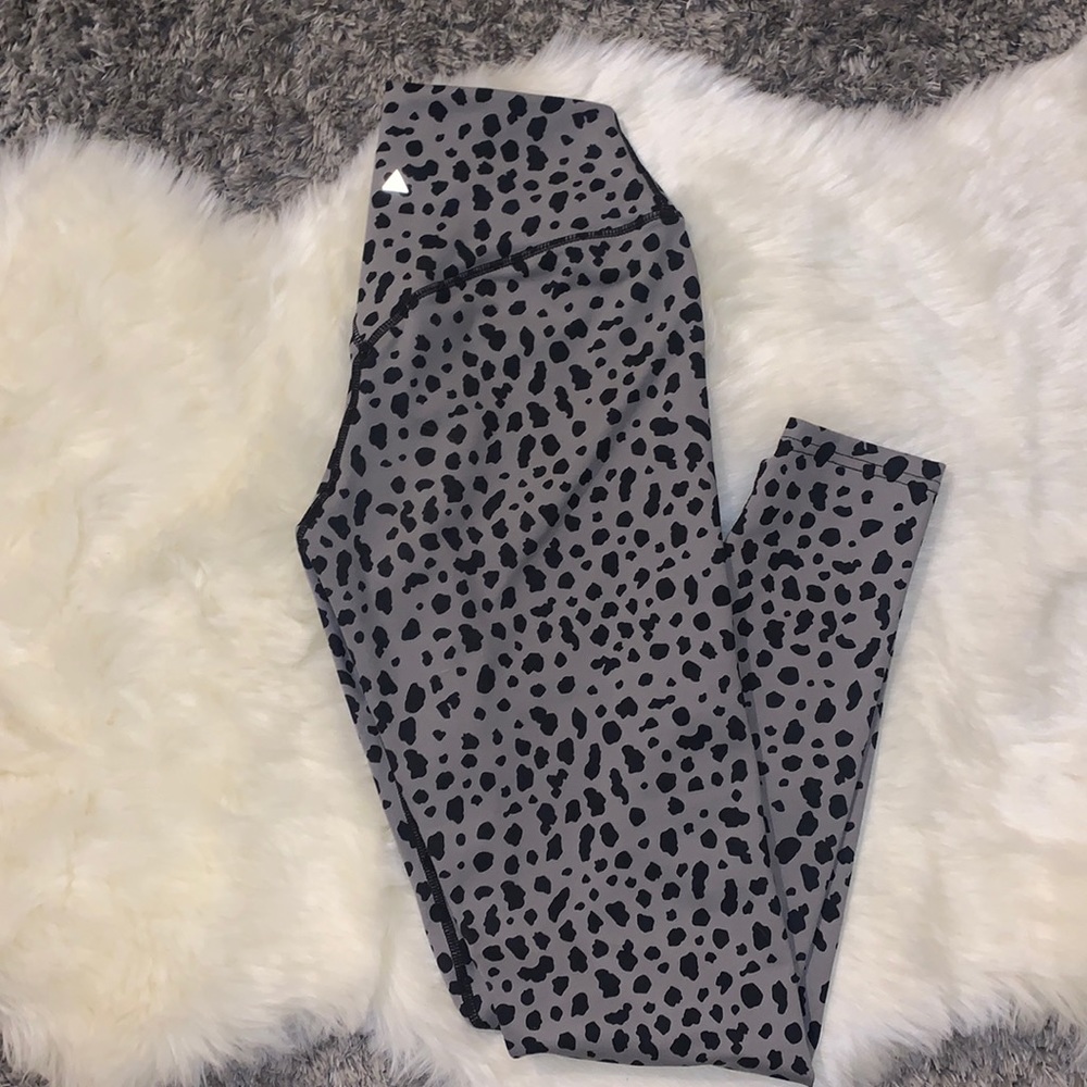 Athletica Grey Cheetah Print Leggings